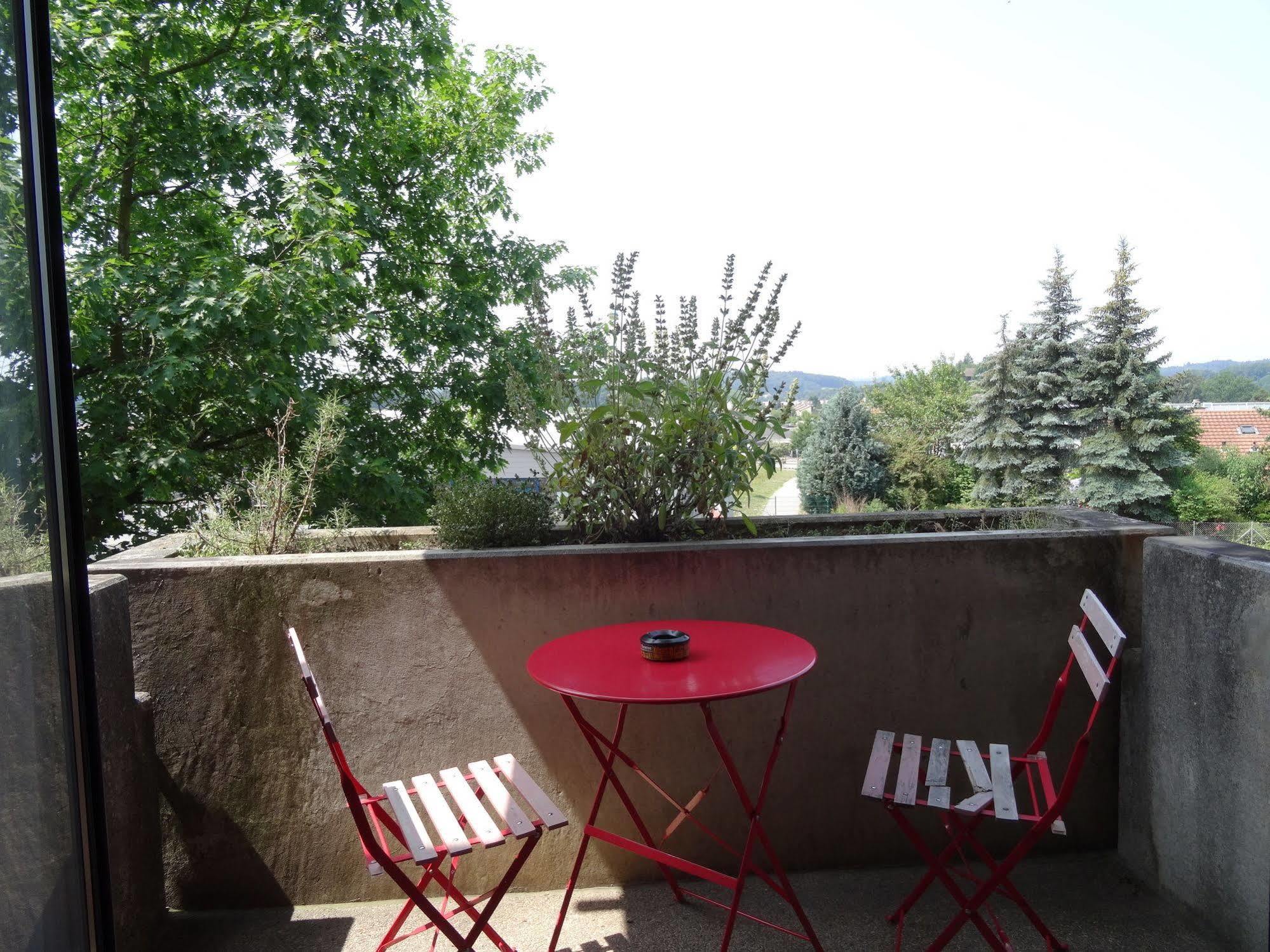 Hotel Du Grand-Pre Marly-le-Grand Buitenkant foto