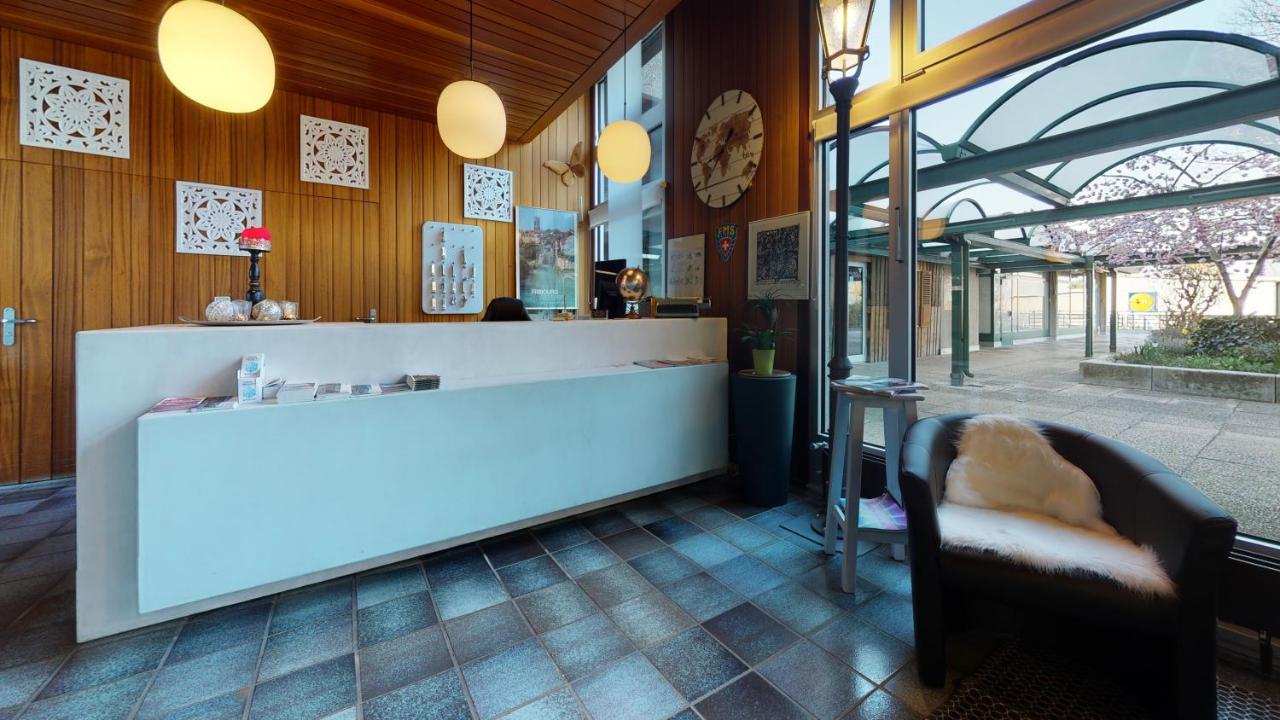 Hotel Du Grand-Pre Marly-le-Grand Buitenkant foto