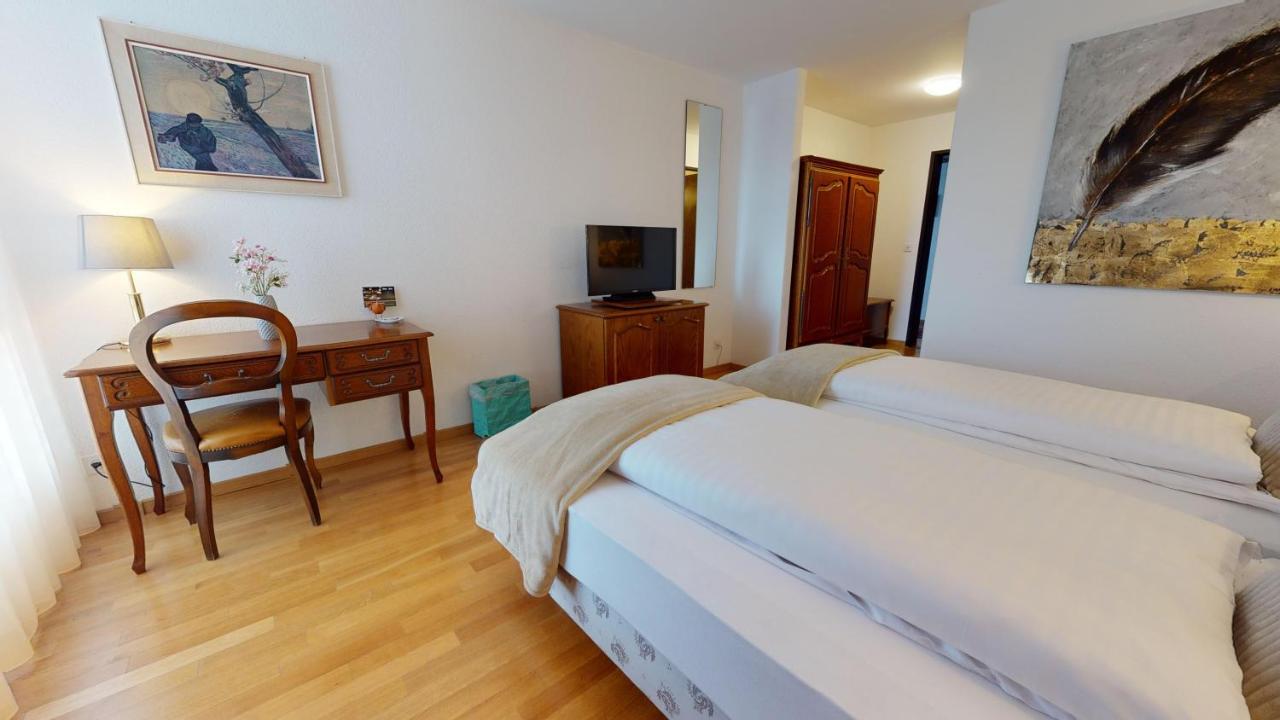 Hotel Du Grand-Pre Marly-le-Grand Buitenkant foto